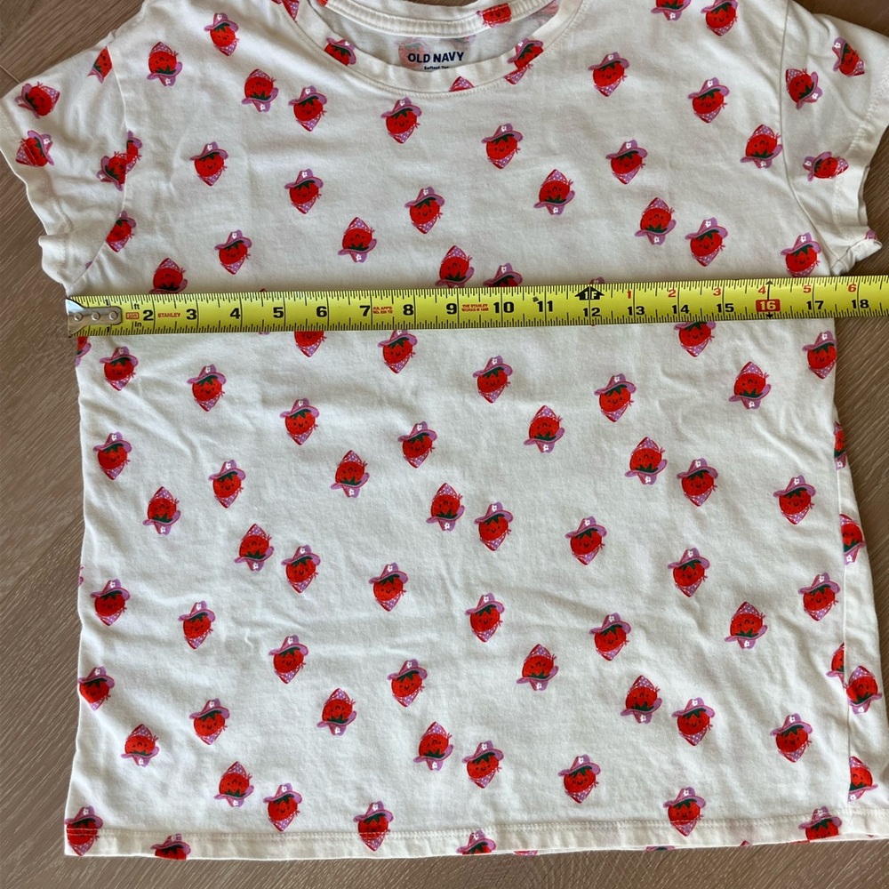 Old Navy crew neck Tee with Red Strawberry Cowboy Cowgirl hat coastal - Picture 4 of 7